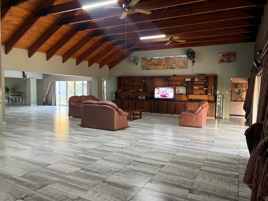 5 Bedroom Property for Sale in Van Der Hoff Park North West